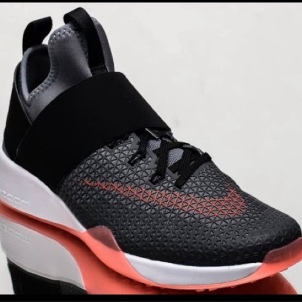 Nike trainers AIR ZOOM STRONG